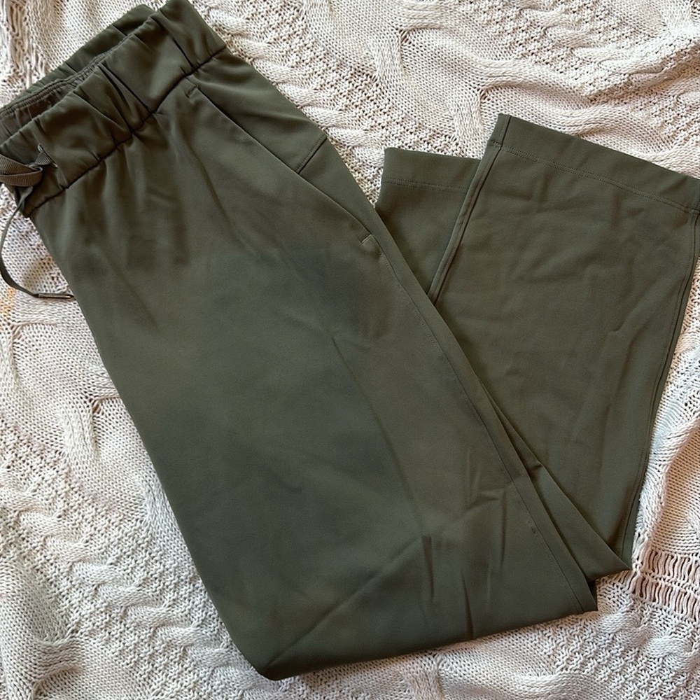 Lululemon Keep Moving Pant 7/8 / Size 4